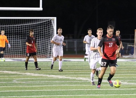 Men's Soccer Lose Late in Road Competition
