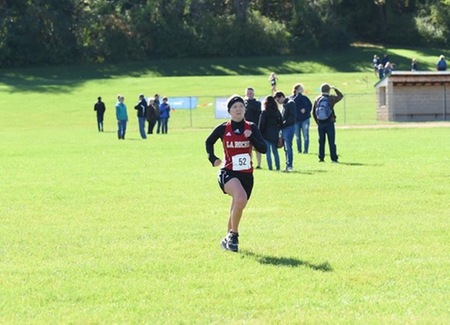 Women's Cross Country Compete in "A Race in the Park" at Mercyhurst University